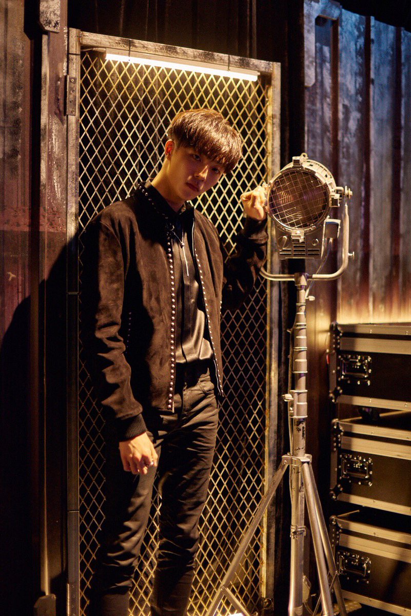 godlinongs's tweet image. 181026 陳立農工作室 weibo update 

#ChenLinong #陈立农