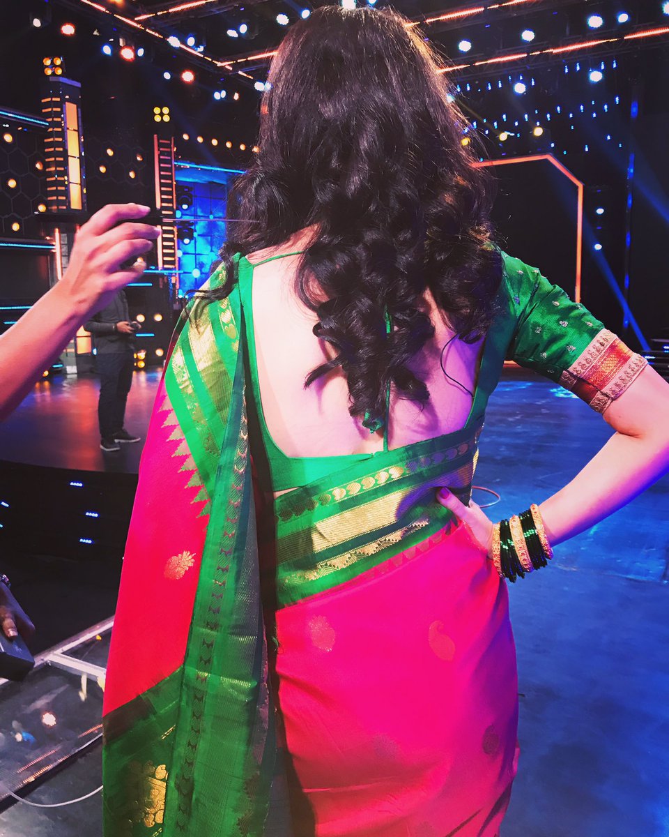 Traditional Alert: She is dolled up ! Who is she? Any guesses? #BeingTraditional #MarathmolaSaaj #Saree #Nath #Fashion #Jewellery #fashiondiaries
#fashiongram #fashionpost #fashionstyle