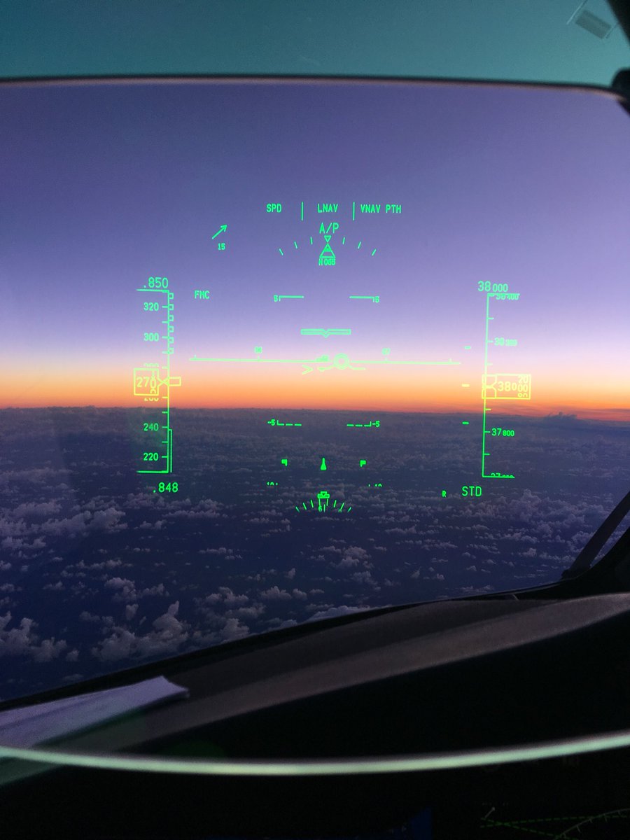 peytour13's tweet photo. So Red or Green ? Same flight time ~10h so the only issue was the weather.. and according to #EWAS our weather app the best was the green route .. wise choice π¨ββοΈπ #captaindecision !! #AF429 #Dreamliner #B787 https://t.co/y10QRMj9In