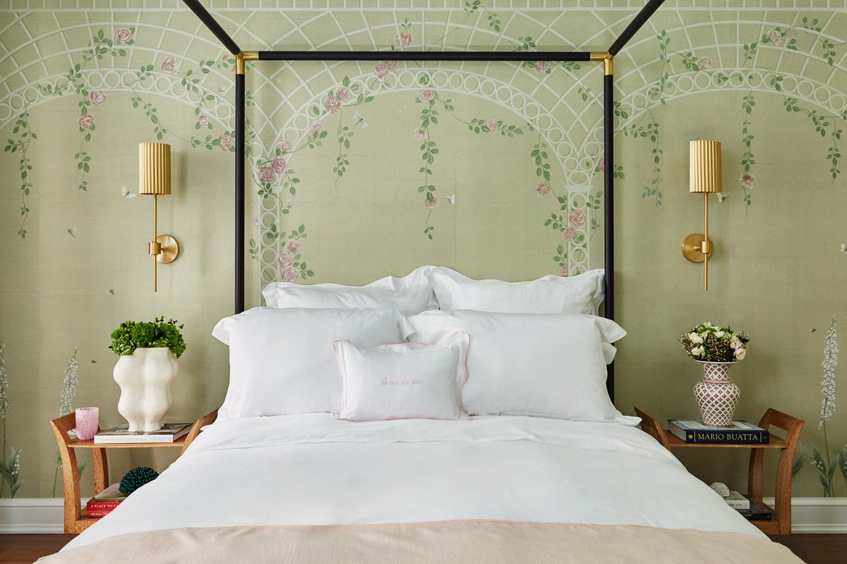 ArchDigest's tweet photo. See all the rooms at this year's Holiday House: https://t.co/1oSoEGzQEX https://t.co/Z3494qsO1P