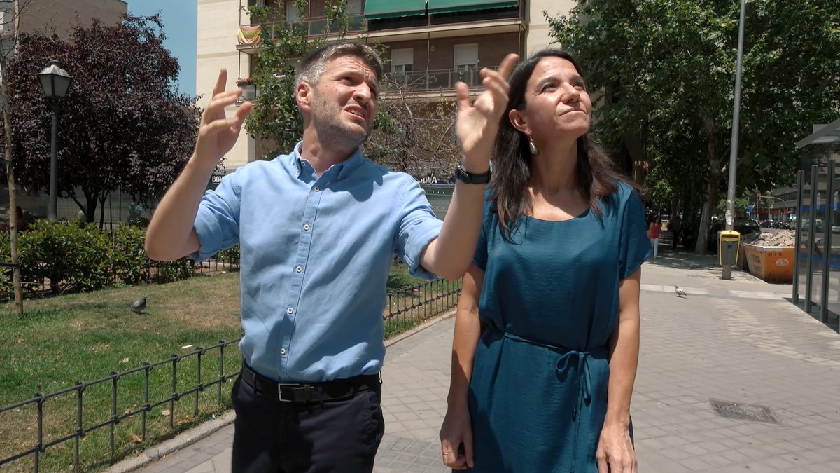 fotocasa's tweet photo. Mañana a las 22h en @DMAX_es nuestra Dir. de Estudios, @toribioBea acompañará a @AimarBretos en un recorrido por el difícil mercado del alquiler en Madrid. #TantoXCiento
fotos vía @MolinosP https://t.co/92TnBa45jh