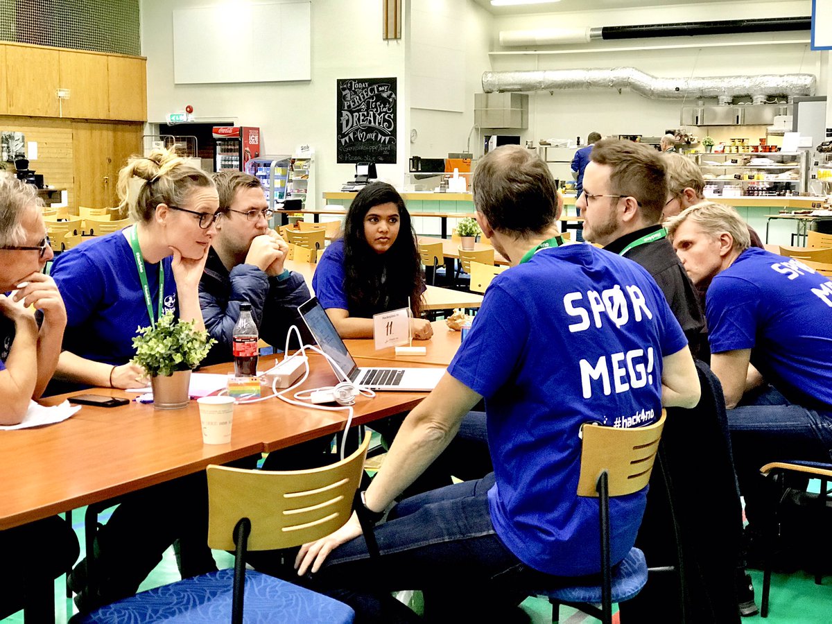 palermo4's tweet photo. Our expert @ShrutiUKuber providing guidance to team at #Hack4No https://t.co/qjkAxh0a58