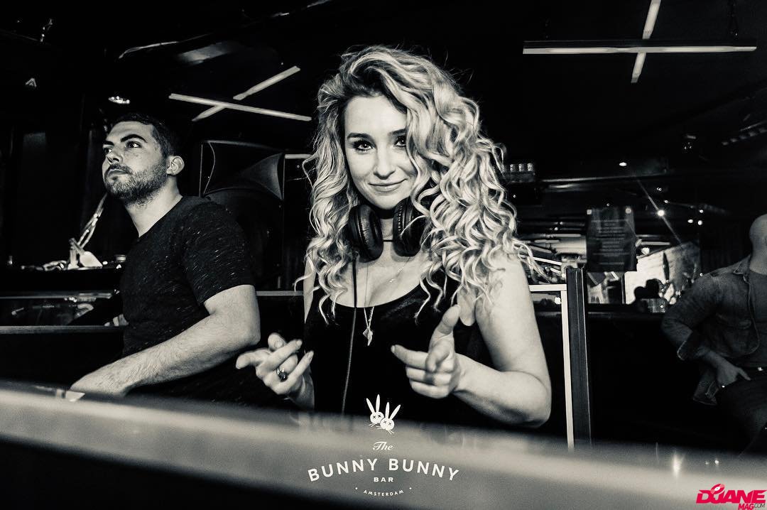 #DJANEMAG is here again with another latest dope tunes for your pleasure) 

Here is Miss Faith #ade2018 Recap with Juicy M.

An hour of best EDM tracks is waiting for your listening pleasure on: djanemag.com/news/miss-fait…

VOTE FOR DJ MISS FAITH AT TOP100DJANES.COM!