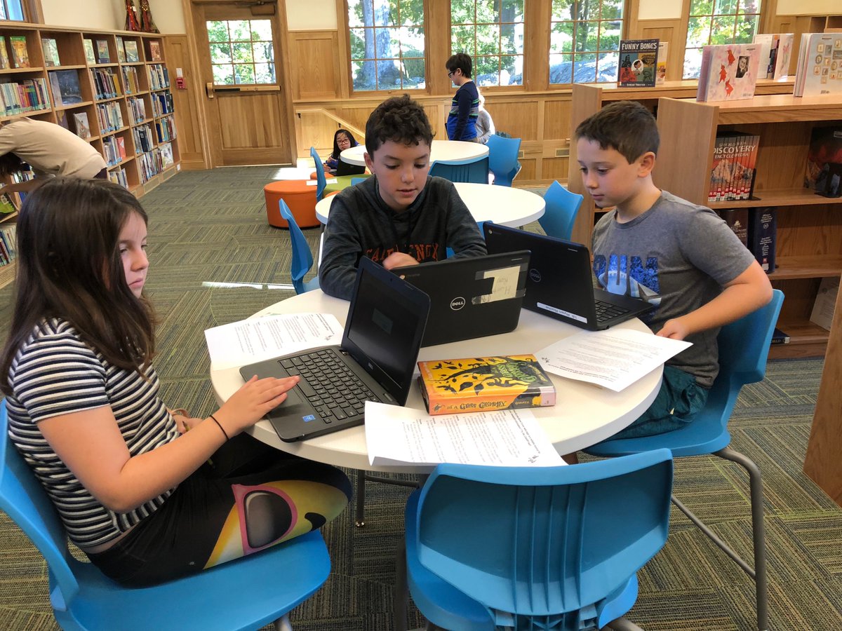 Aberman24's tweet photo. Thanks to Mr. Tomizawa and Ms. Turner we are learning how to evaluate the validity of online resources. @EdgewoodNews #EdgewoodProud https://t.co/0g8Yhkg2Ci