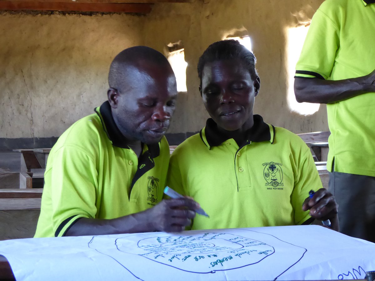 MothersUnion's tweet photo. Our #Harvest appeal is funding projects promoting social change. Harriet, our #SouthSudan co ordinator, is using EAGLE to equip #refugees with tools to recover their livelihoods and return to their homes. Learn more and donate today to help Harriet’s work
https://t.co/D0pw16lo79 https://t.co/IEbDc8m8W6
