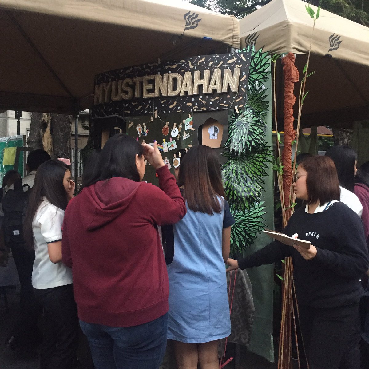 MyUSTEndahan's tweet photo. LAST 30 MINUTES!!! DON'T MISS OUT THE FUN!!!!!!! :):):):):) https://t.co/9EMp3GcHpC