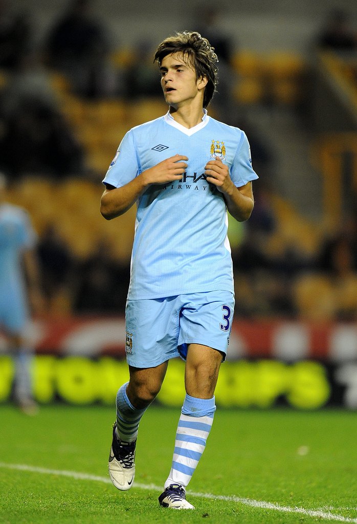 📆🔙 #OnThisDay in 2011
@DenisSuarez6 made his professional debut at @ManCity. The Spaniard played his first minutes in the citizen victory over @Wolves in #EFLCup