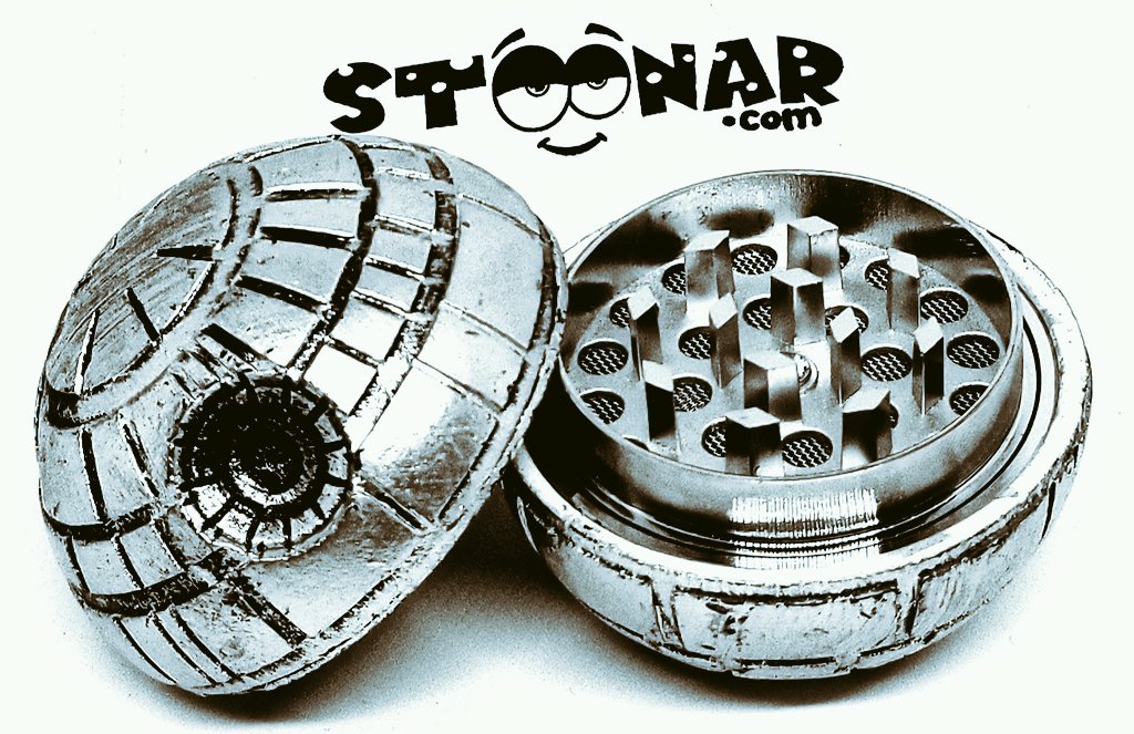 stoonardotcom's tweet photo. Log on to https://t.co/E2xj6lYWmL register and get a free death star grinder asap
Benefits of being a registered stoonar:
1. welcome to walk in store
2. Free grinder
3. Free roach tips for every purchase 
4. Stoonar event &amp; chills invitation.
I could go on but I already rolled up https://t.co/r4oAhtqK5u