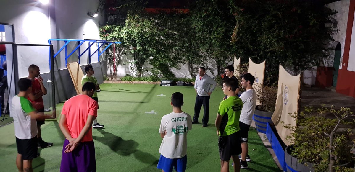 adesa80senior's tweet photo. 🏋🏽‍♂️ En el día de ayer tuvimos sesión de entrenamiento en las instalaciones de nuestro patrocinador Central Box CrossFit Sanlúcar
•
📣 Muy buena experiencia, ¡Os la recomendamos! 💪🏼🏀💚
•
#SentimientoVerdiBlanco #Adesa80Senior https://t.co/ZgToq5xMWj