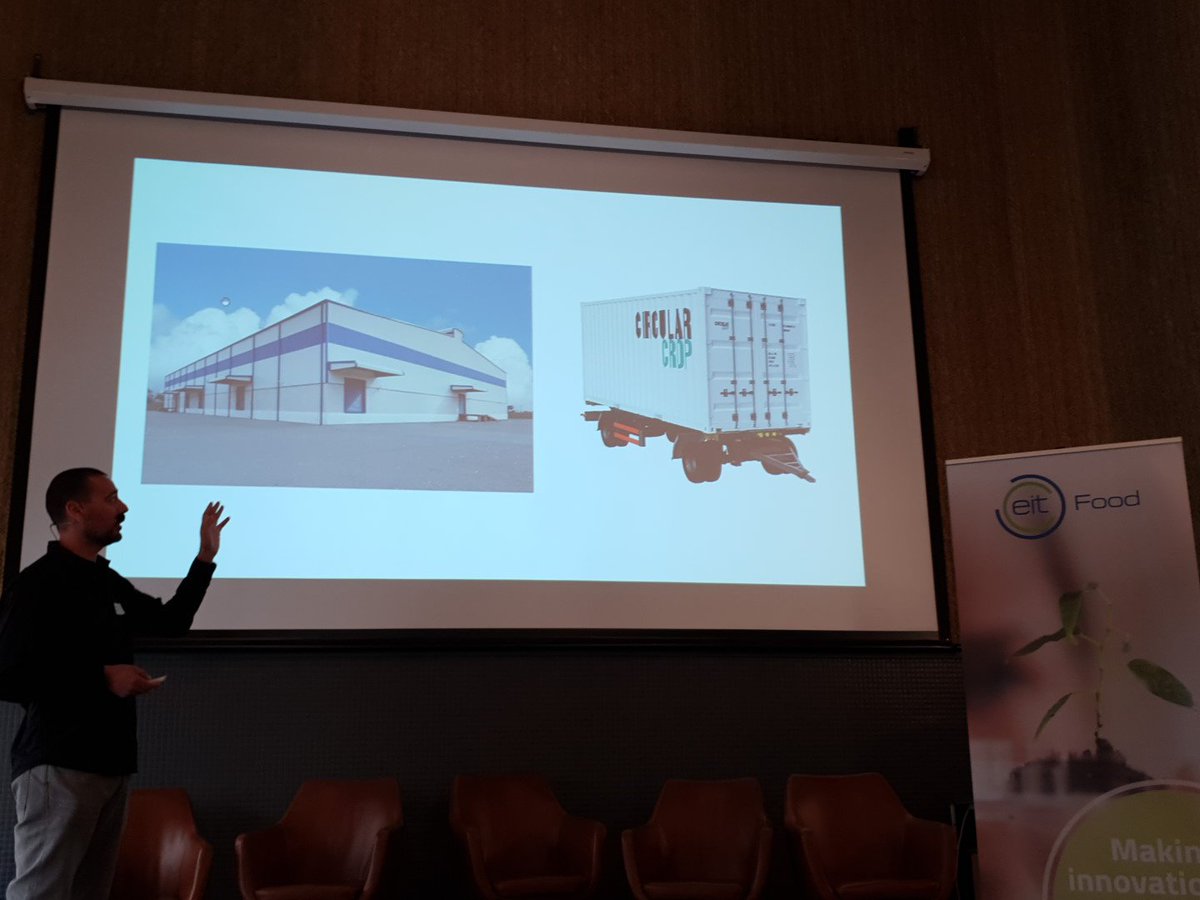 EITFood's tweet image. 1 of 14 startups competing for #innogrants18: @circularcrop recycles up to 1 ton of organic #FoodWaste per day using black soldier flies and earthworms #circulareconomy #Food2030 #BSFL