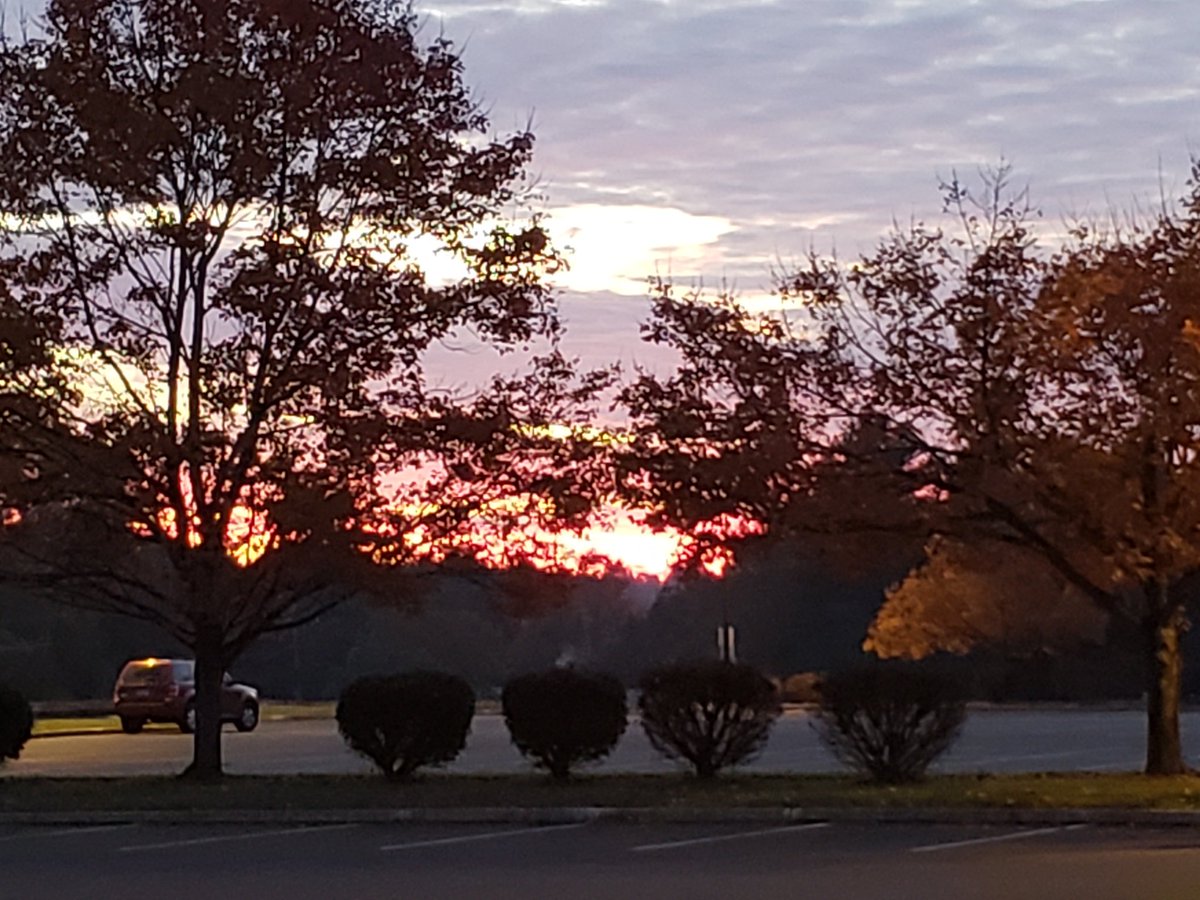 keva8228's tweet image. #pinksunrise @SASD_OakRidge this morning for that #FridayFeeling @SASDinfo