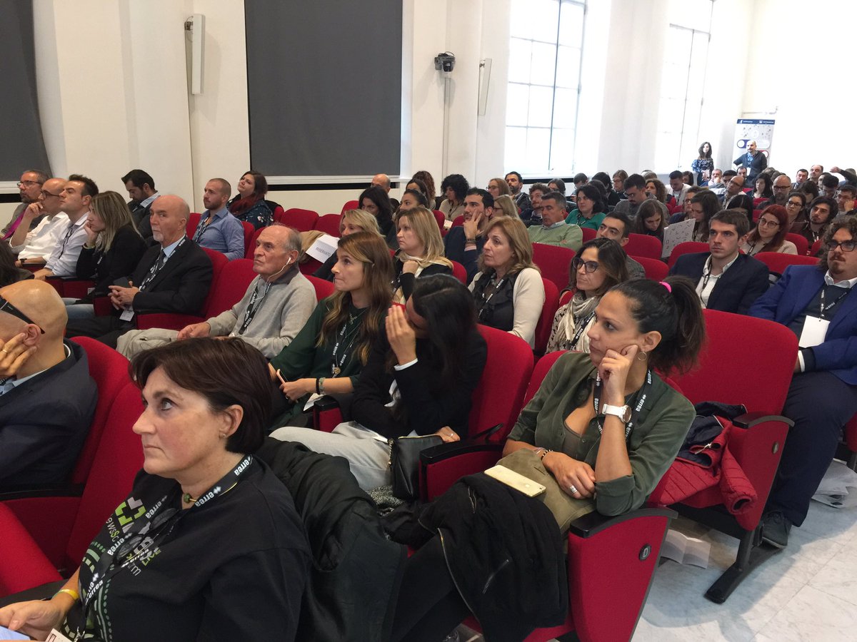 sara_salvarani's tweet image. Siamo in tanti a parlare di innovazione (nel) digitale a #digitalsaleslab! #sdbawards #dsl2018