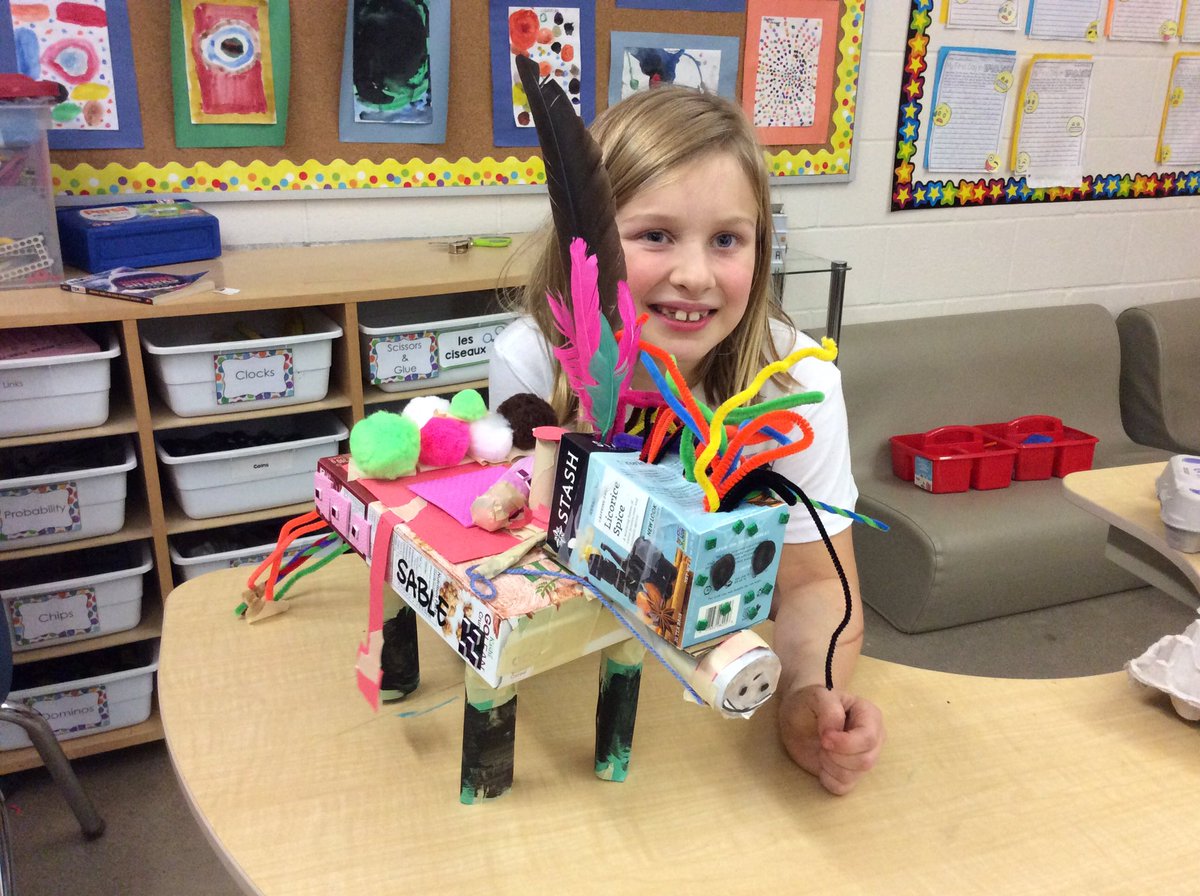 VerkMcDougall's tweet image. A few of the amazing structures our LF builders designed.  #sciencechallenge #getcreative #canitholdthrweightofabook #strongandstable