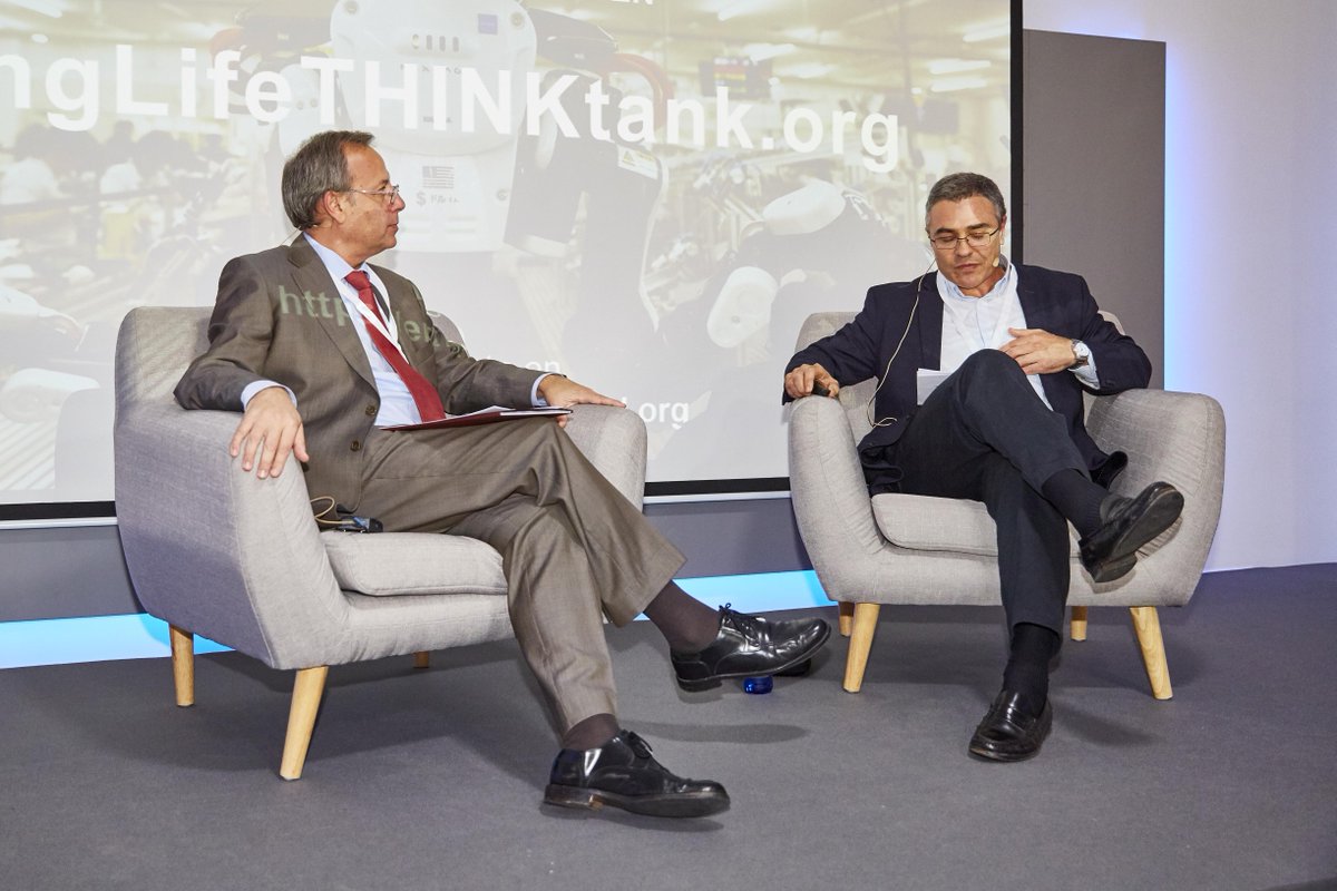 asociacionrh's tweet photo. En una conversación entre amigos, Carlos Morán, director de #rrhh en @Cepsa_ES, y @FranciscoAbadJ, fundador de @amigosEyS, presentaron #longLifeTHINKtank: laboratorio para reflexionar y proponer nuevas formas que ayuden a construir una cultura laboral para el futuro #4UpdateRRHH https://t.co/OjQzteUaMu