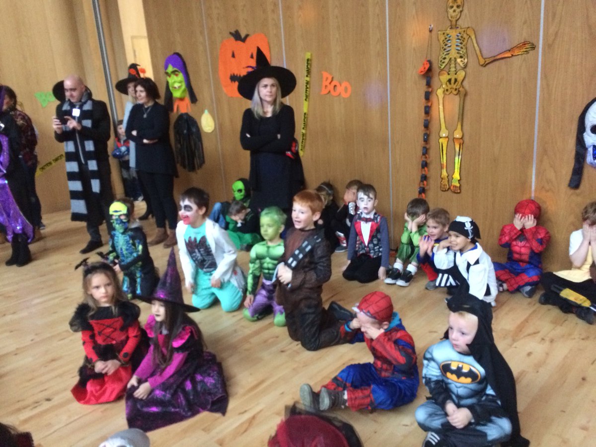 jmooneyc5's tweet photo. Well done to the parents council for throwing such a great party #staidansps https://t.co/CDDzSdjFbR