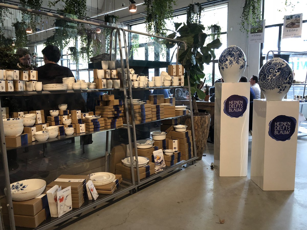 jorritheinen's tweet photo. Dagje #DutchDesignWeek Heinen Delfts Blauw is er uiteraard bij! #DDW2018 #delftsblauw #heinendelftsblauw #yski https://t.co/U82aaOF4gb