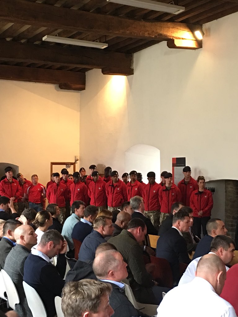 1UKDivision's tweet photo. What a week!  The GOC has brought Army Staff Ride 18 to a close.  We are indebted to our French hosts, academics and historians, 120 international students, the coordinating staff from Team Rhino and 7 Regt RLC who delivered Real Life Support to an incredible level.  #ASR18 https://t.co/51pyXKhFHI