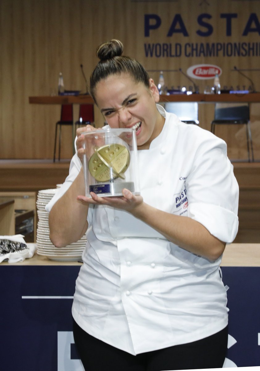 Carolina Diaz of the United States becomes first female #MasterOfPasta at the 2018 <a href="/Barilla/">Barilla</a> #PastaWorldChampionship bit.ly/2yAyjpx