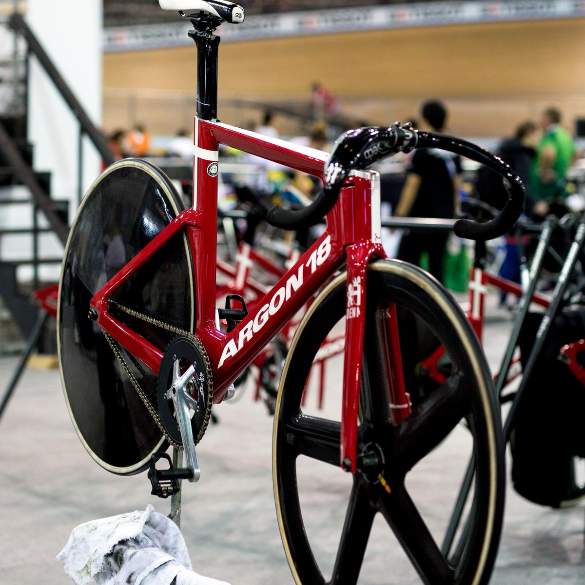 Argon18bike's tweet photo. Ever wanted to witness pure power output? Check out the teams in action on our bikes at the Track World Cup in Milton this weekend!
https://t.co/i7ShLQVRhj #TWCMilton #TWCMilton2018 #Argon18 #ElectronPro #TrackCycling https://t.co/wsaC8TBfLK