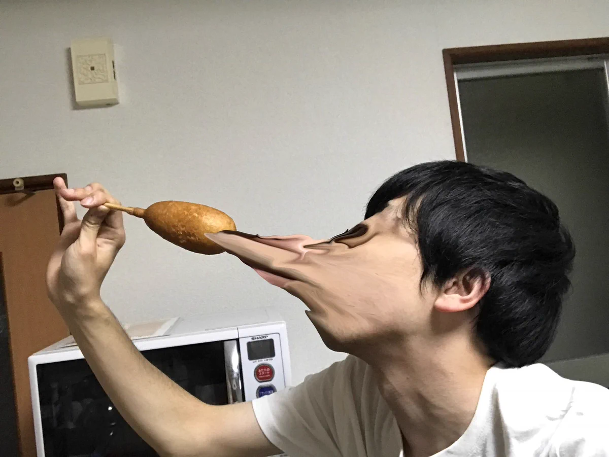 こんなん笑うわwwwチーズハットクを食べてる画像がやばいwww