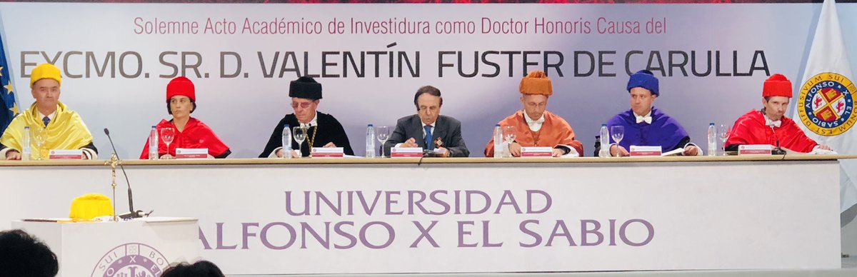 Pilar_CTO's tweet image. Precioso Acto Académico de Investidura como Doctor #HonorisCausaUAX_2018 al Dr. #valentinfuster por la @universidad_uax Infinitas gracias por la invitacion. @CTOMedicinaES @GrupoCTO
