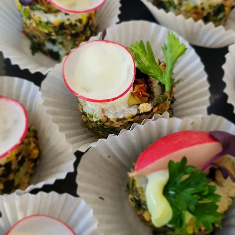 Delibugs's tweet photo. @Zoomvlietmbo heeft heerlijke hapjes gemaakt met eetbare insecten. Van brownies tot aan heerlijke sushi 🍣

Ook aan de gang met eetbare insecten? Bestel ze hier ➡️ https://t.co/zVZQq9f87j https://t.co/ynE7zgoY0F