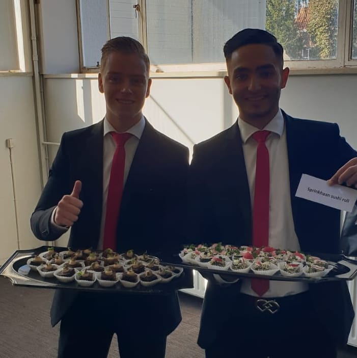 Delibugs's tweet photo. @Zoomvlietmbo heeft heerlijke hapjes gemaakt met eetbare insecten. Van brownies tot aan heerlijke sushi 🍣

Ook aan de gang met eetbare insecten? Bestel ze hier ➡️ https://t.co/zVZQq9f87j https://t.co/ynE7zgoY0F