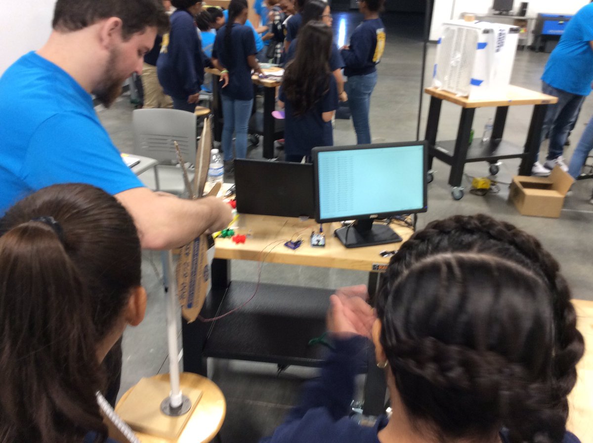 YgbIntScience's tweet photo. More innovative turbines at the Alief STEM challenge! https://t.co/5qnoDagNVv