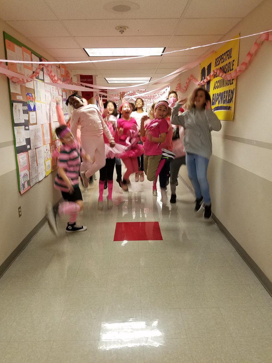 JenWevodau's tweet image. #ICTeamConquerors is rocking the Pink Out today! @SASD_IC #ICRocks #sasdinfo