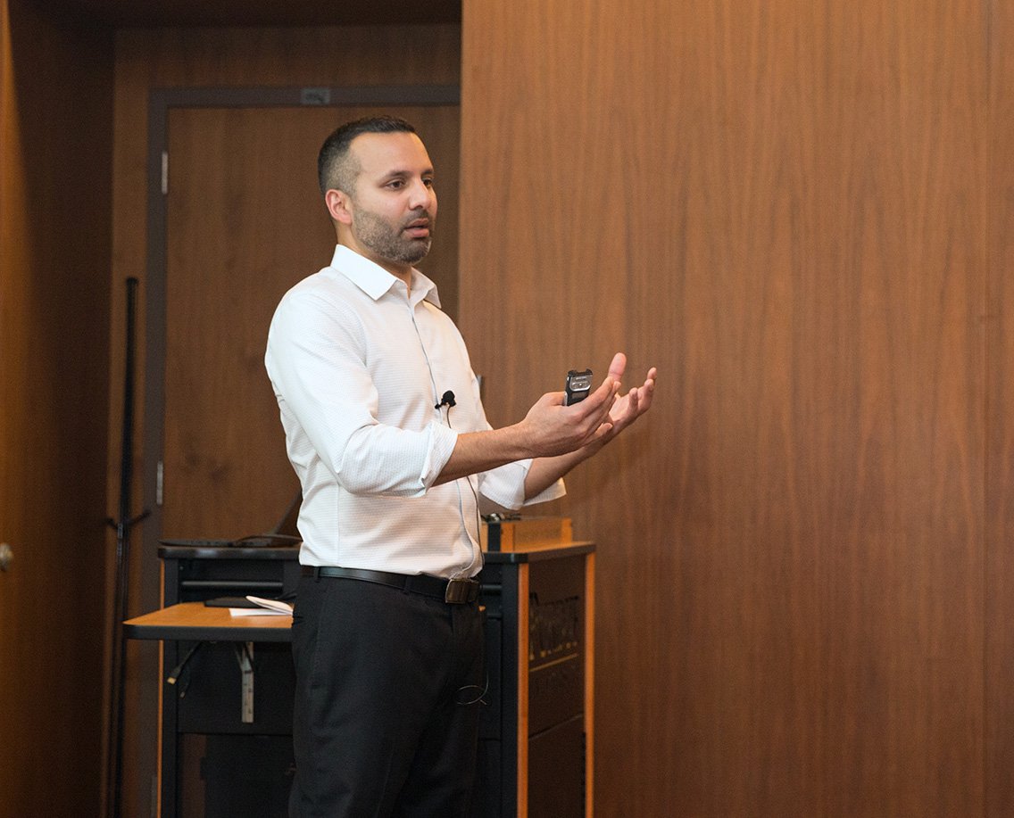 PurdueBusiness's tweet image. Thanks to @PurdueEngineers and @PurdueMBA alumnus Abid Ansari, vice president and head of finance and operations at Precision BioSciences, for sharing lessons from his career with students at Friday’s #KrannertForum! @PurdueAlumni bit.ly/2SmcbHW
