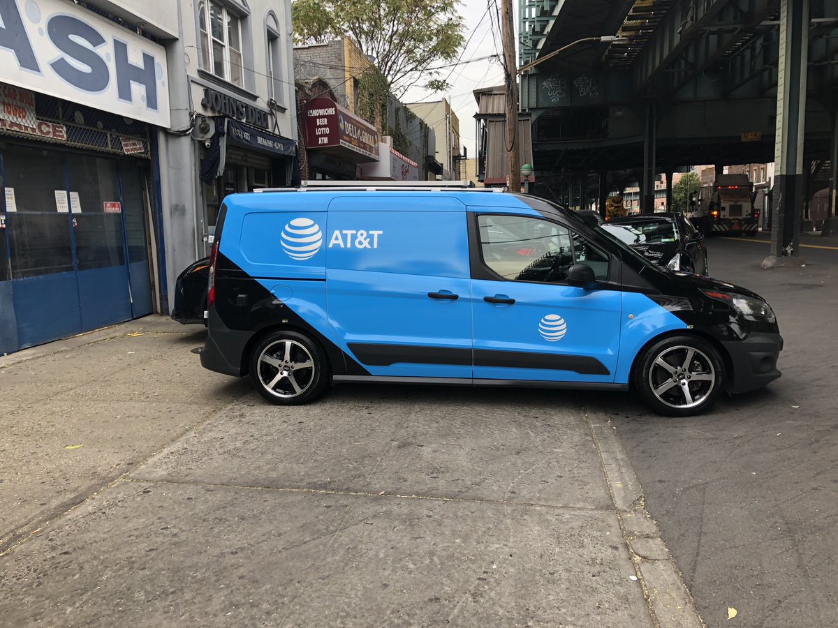 AndreaStefane10's tweet photo. iPhone XR DISRUPTION Launch out   out in Howard Beach, Queens! Pairing up with MDU disrupting the neighborhood!!! #MOBILEMADNESS #MobileNYNJ #iphonedisruption https://t.co/q4IkiR0uiz