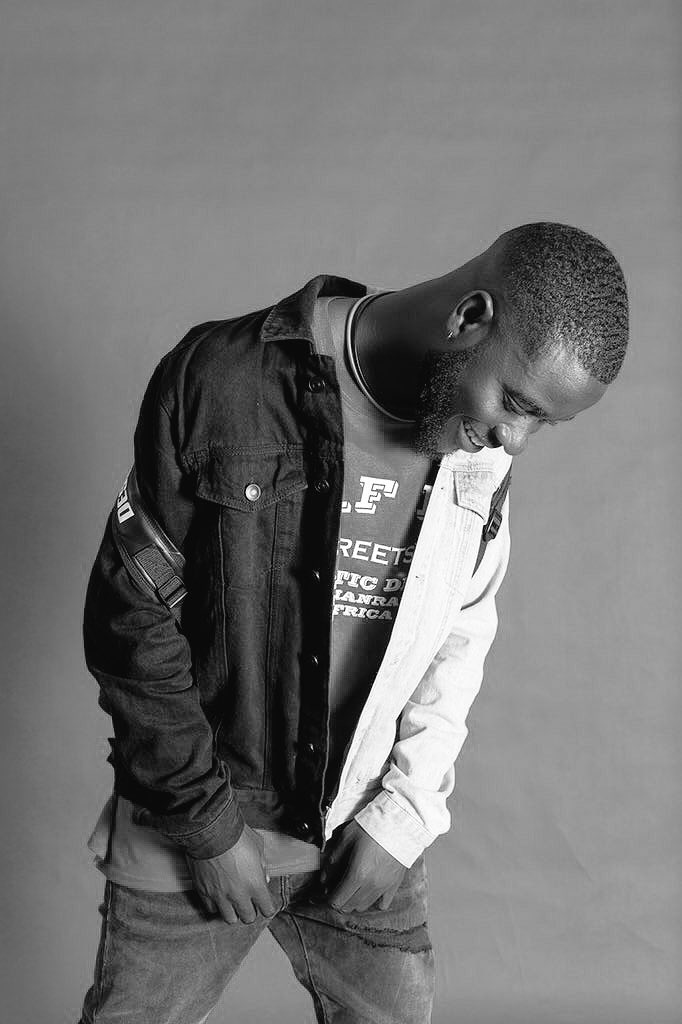 sarkodie's tweet photo. Happy bday brother @b4BONAH I pray for long life good health and wisdom 🙏🏾🙏🏾 ... don’t stop giving us that God given gift 🦅🦅🦅🙏🏾 ... me huu wo aky3 ma mente wonka https://t.co/Dw52X7W5wr