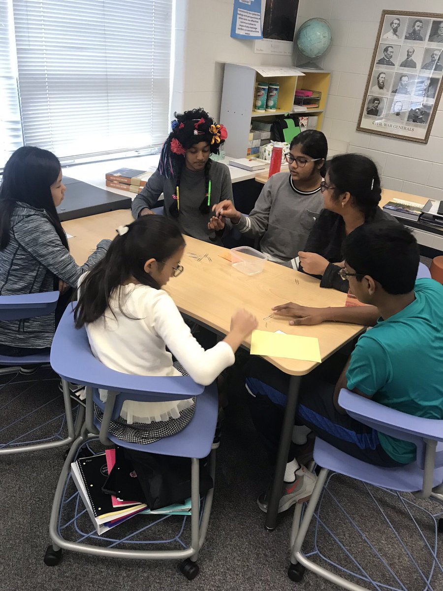 KEdmonds103's tweet photo. Working together to make their own games from scratch, just like our Founding Fathers had to write the Constitution from scratch! #LearnByDoing #Engage103 #CollaborationInTheClassroom https://t.co/iQO9DlnCTt
