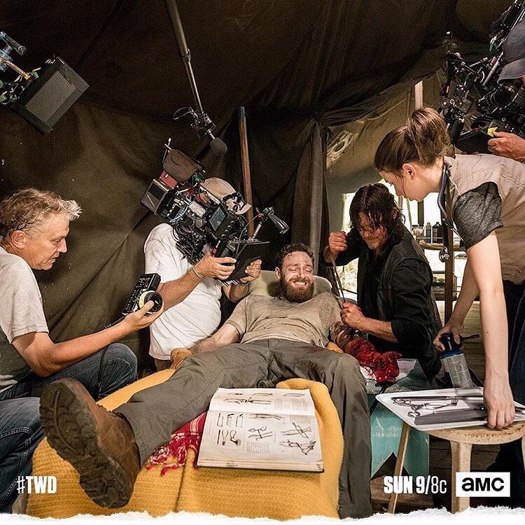 RossMarquand's tweet photo. Cut my life into pieces...
This is my last resort.
Suffocation, 
No breathing...
Don't give a f*ck if I cut my arm, bleeding! 
~ @Paparoach 
@WalkingDead_AMC https://t.co/hxNxsk6nka