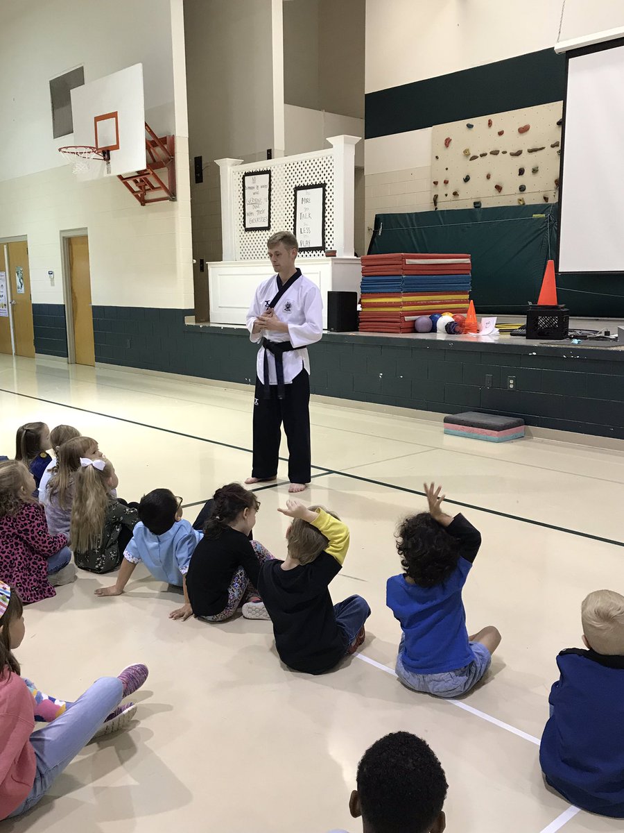 rockets_rock's tweet photo. Busy day here at RSE! Career Day and Club Day! Thanks goes out to our community for coming to present their careers. We had over 30 presenters today! #WCSReady #EngagementEncounters https://t.co/ywPGDivFQW