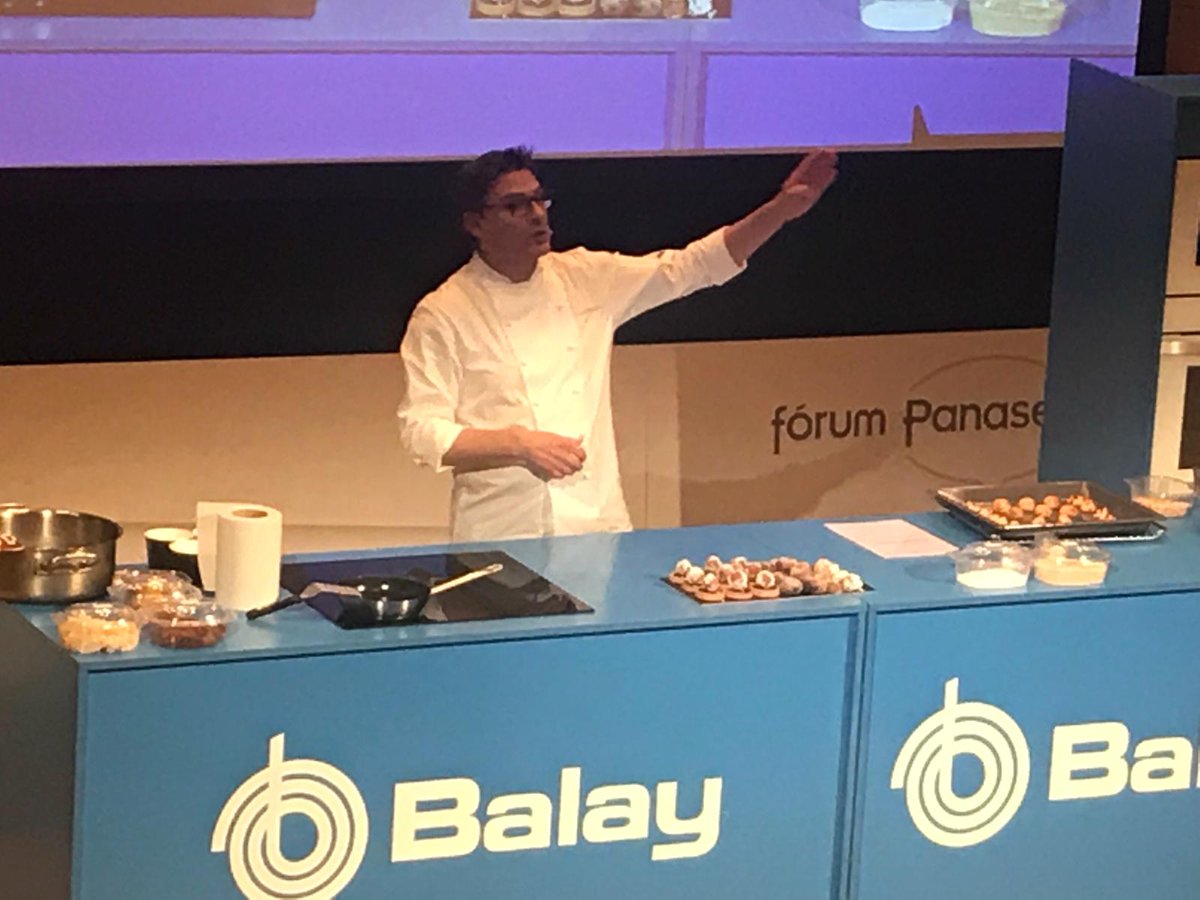 La vista de <a href="/Oriol_Balaguer/">Oriol Balaguer</a> ha sido de lo más dulce. El mejor reportero del mundo en #ForumPanasef. ¡¡Menuda visita!!