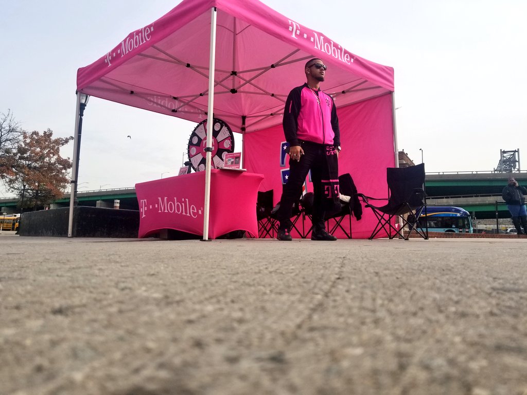 TMoTruckPutnam's tweet photo. 🎆 Fleet Friday!!!!! 🎆
Come see us now!!
#HatsOff4Heroes @JohnLegere #TMOutReachTeam #NERules https://t.co/RiaO8Idzun