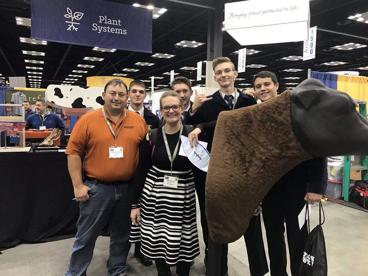 kbecker77's tweet photo. Forestry Team enjoying their morning off from competing at the Ag Expo. They've welded airplanes, career researched, learned about animal injection, butterfly farming and animal pharmaceuticals...All before 10 AM! @granville_csd #agexplorer #ffajustone https://t.co/VICVHpq76e