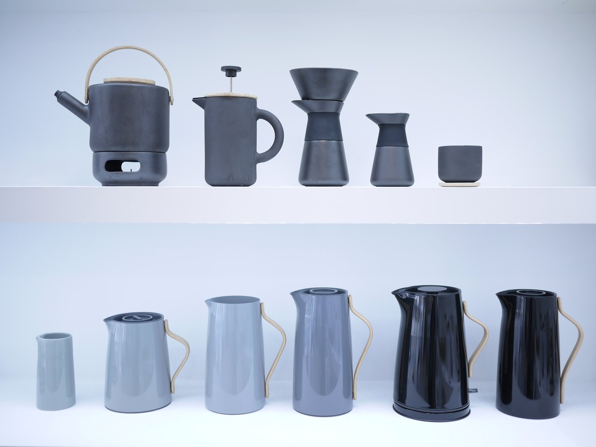 coastalscandi's tweet photo. Beautiful elegant kitchen & tableware, available in store or online👌 #kitchen #tableware #stelton #danish #scandinaviandesign #tea #coffee #collection #elegant #simple #theocollection #emmacollection #love #shop #coastalscandicornwall https://t.co/8iGNQqWMlx