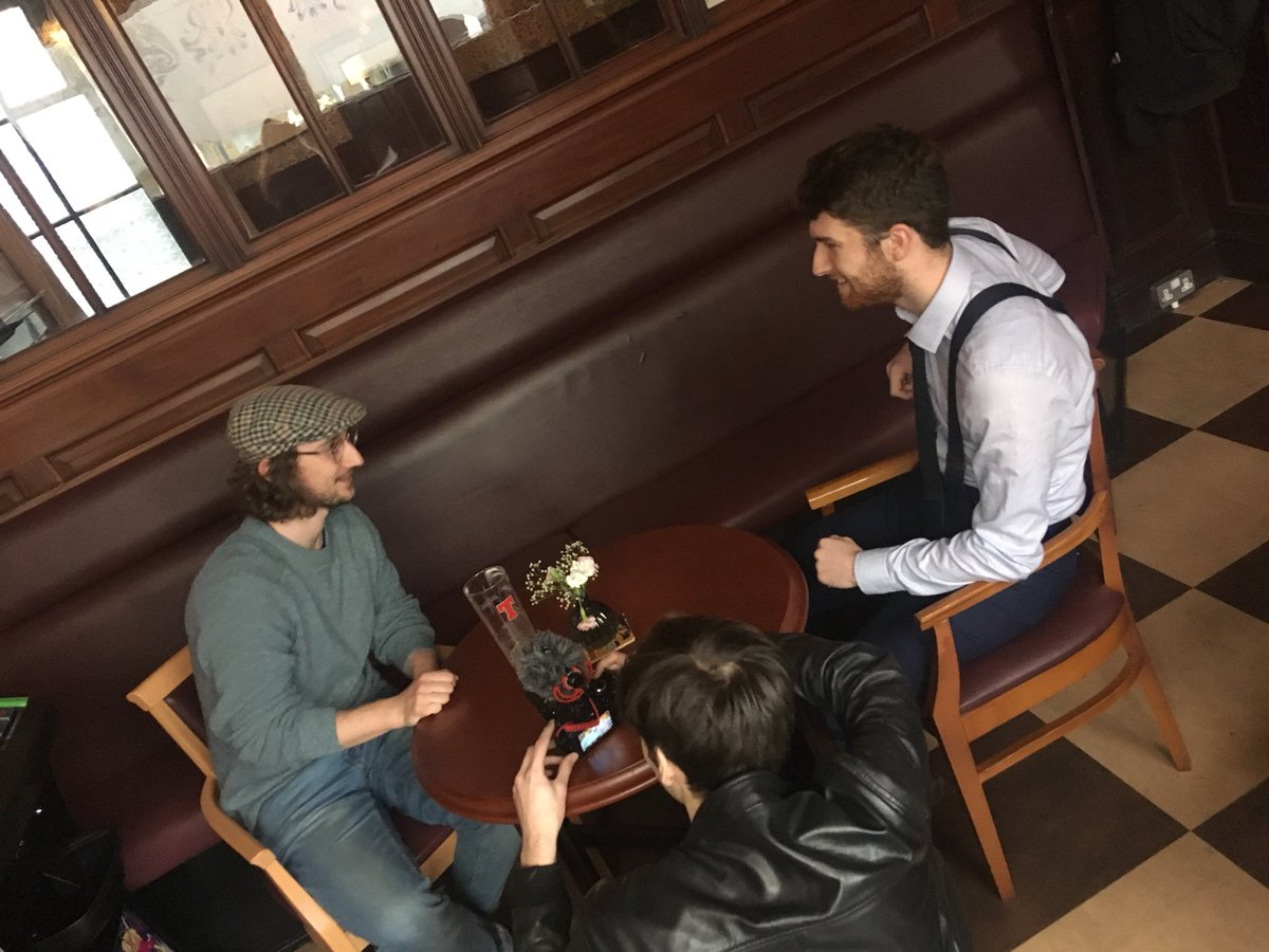 magnet_pi's tweet photo. Working hard or hardly working? 🍺🎥🎩 https://t.co/3eEkG46bgA