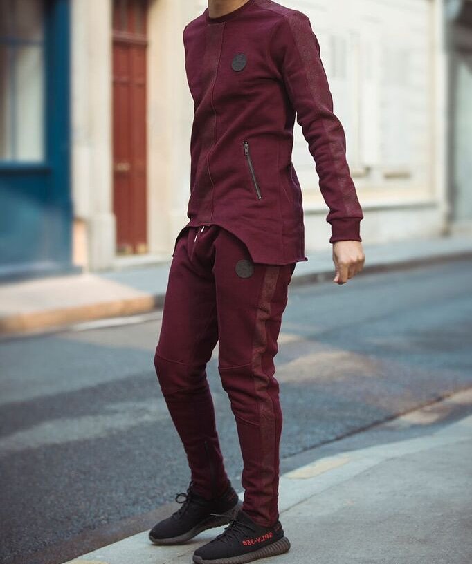 Biskuitparis's tweet photo. Le Vendredi c'est Biskuit Paris ! #BiskuitParis #friday #Oreo #sweatpants #red #fashion #ootd #paris https://t.co/jHkwUyjAKs