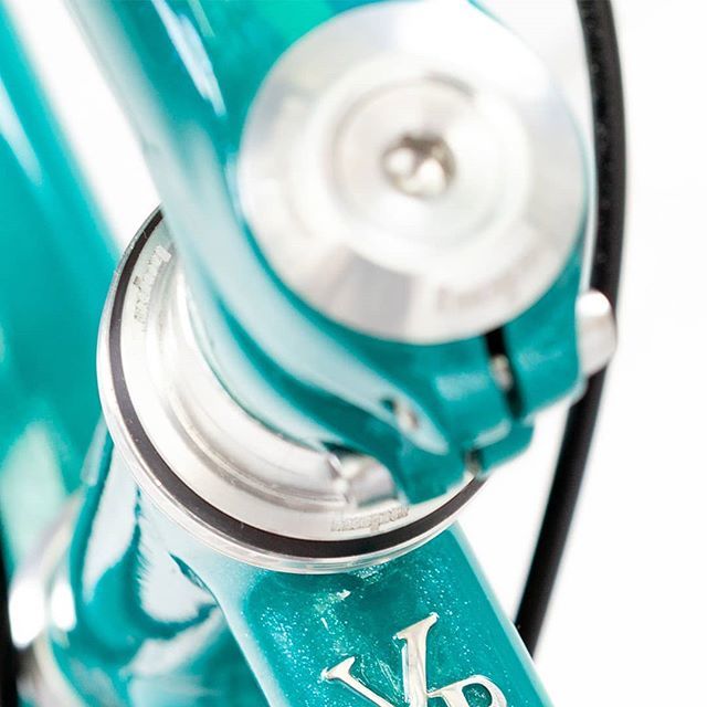 HartleyCycles's tweet photo. Silver initial top tube detail on Victoria's 26" cutting clean lines through the green glitter and matched with silver components
#hartleycycles
#framebuilder 
#custombike https://t.co/wSoWsQaChv https://t.co/0vNobToJuu