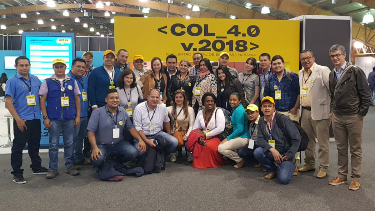 jkpalomeque's tweet image. #Col4.0
Con la ministra de las TIC, Sylvia Constaín y el equipo de líderes de tecnología en el evento Col_4.0