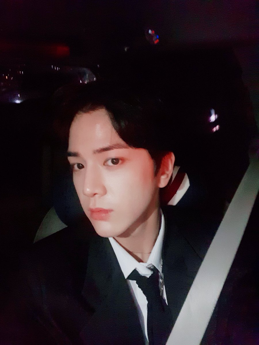 WE_THE_BOYZ's tweet photo. 아이돌 라디오 즐겁게 보셨나요? 
우리  들장미소년 가족들 너무 감사합니다 !! 
문빈 선배님 휘영 선배님 !! 앞으��도 잘부탁드려요 ! 
그리고 비투비 일훈 선배님 항상 많이 배우고 갑니다 .
너무너무 감사합니다 !!♡
응원해주신 모든 팬분들 감사해요 !!
앞으로 더 멋진 모습 보여드릴게요 !!♡ https://t.co/ykSGzakSiB