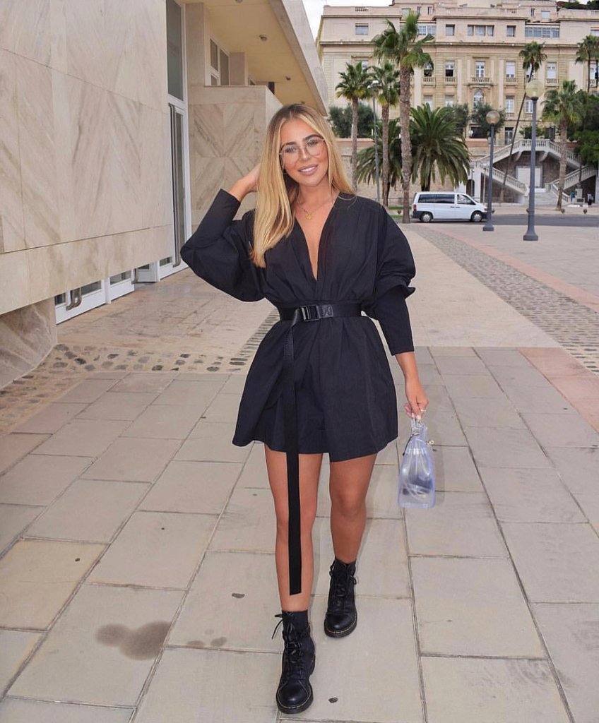 havoolo's tweet photo. Black Plunge Ruched Shirt Dress π
.
πΈ IG missjoslin wearing @OfficialPLT
.
#havoolo #fashion #cute #style #prettylittlething https://t.co/QT2XC40fRZ
