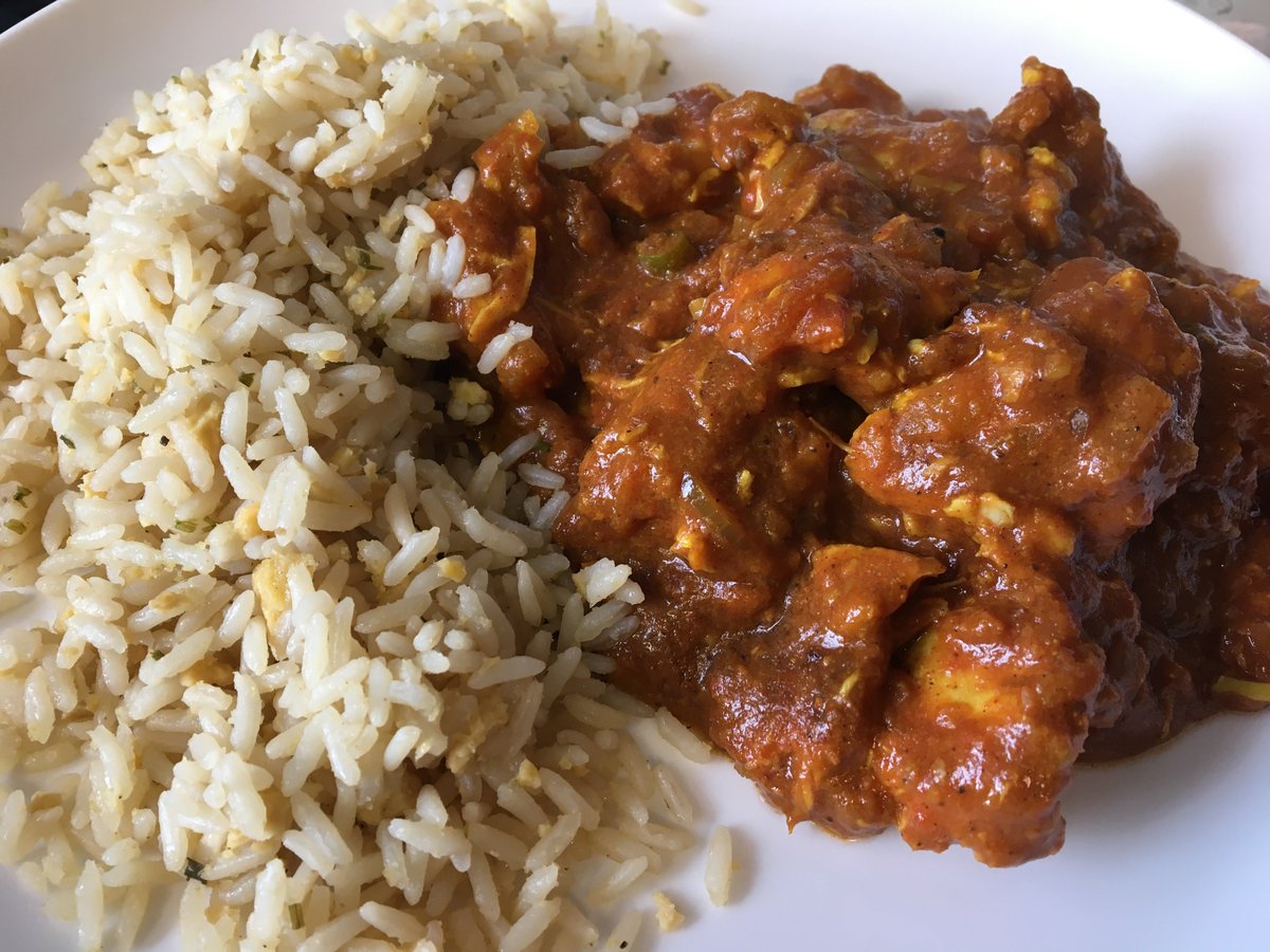 StracoRecruit's tweet photo. It's #FriYay at Straco and we're celebrating #NationalCurryWeek with a slow cooked chicken curry homemade by @hannahstraco 🍛🌶️ #FridayFeeling #TeamStraco #Masterchef #ComeDineWithStraco https://t.co/nWGM6m56aB