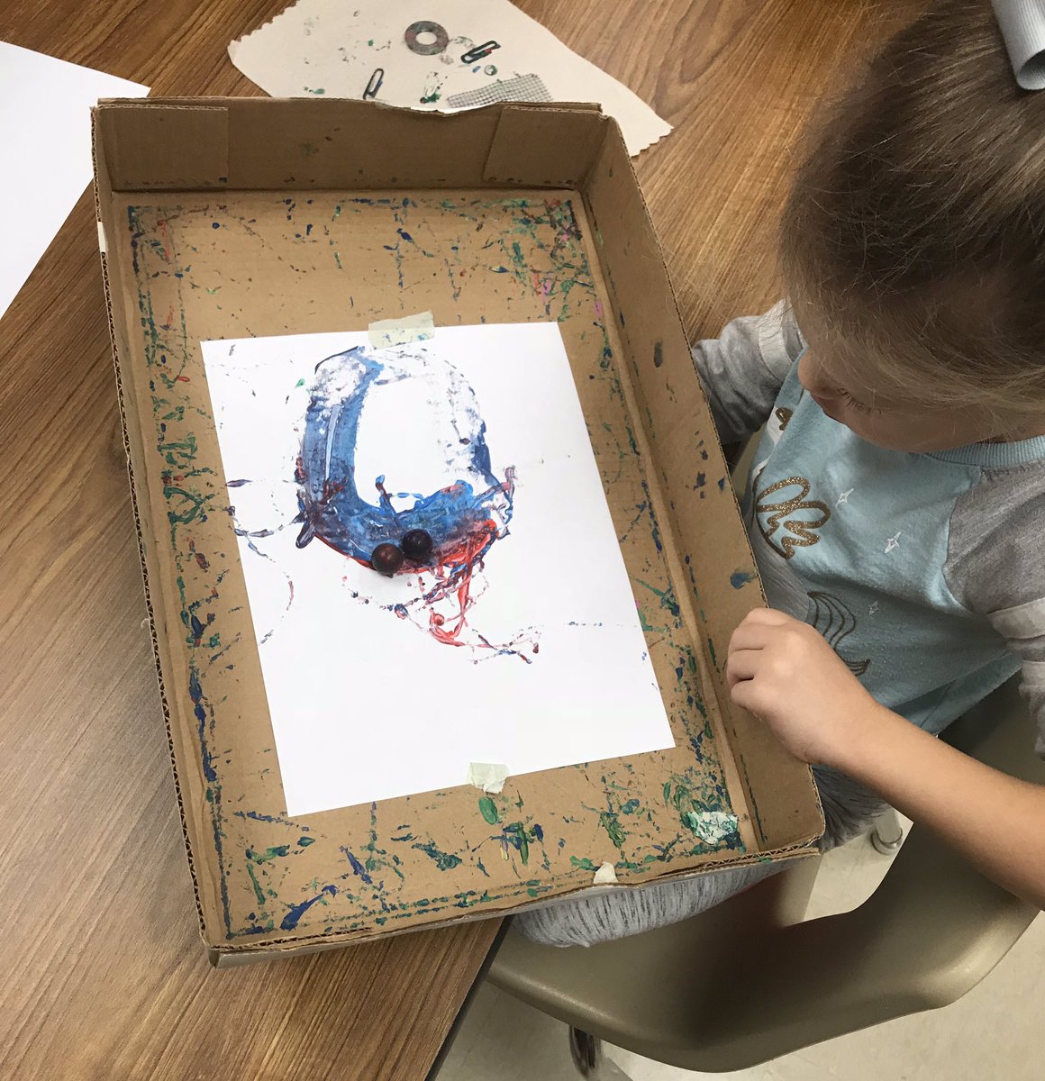 heididcain's tweet photo. Painting with magnets in the @StanleyStampede Science Lab with @jennvacek! How cool is that! #ilovesse #firstgradeismyjam https://t.co/NcWzhgQwE8