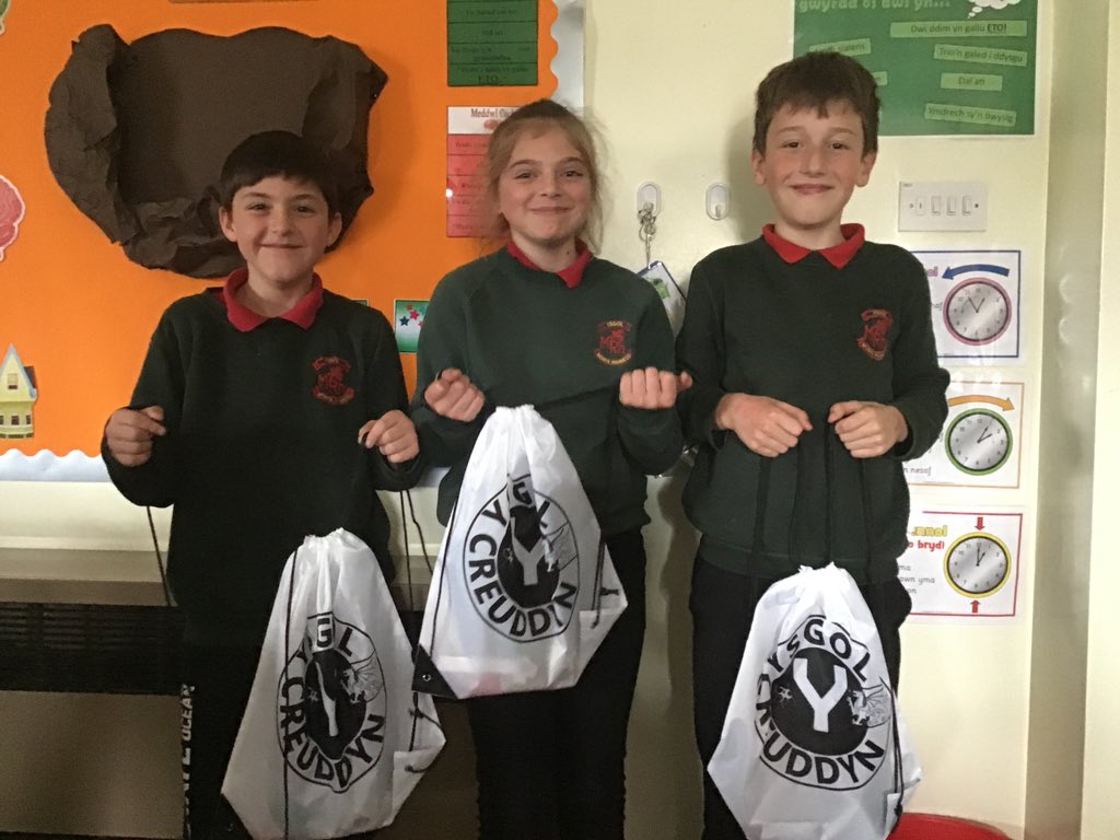 MorfaRhianedd's tweet photo. Enillwyr cystadleuaeth @ysgolycreuddyn Da iawn 👏🏻👏🏻✔️✔️ https://t.co/wV6l41wxri