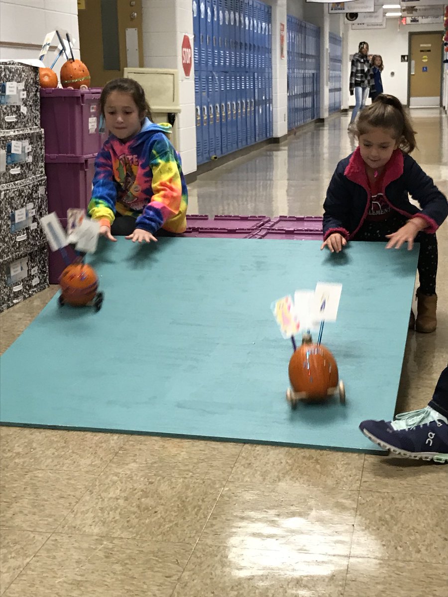 howell1stgrade's tweet photo. Pumpkin races were a success! We learned a lot about engineering and had tons of fun! https://t.co/sXIhJUSdZp