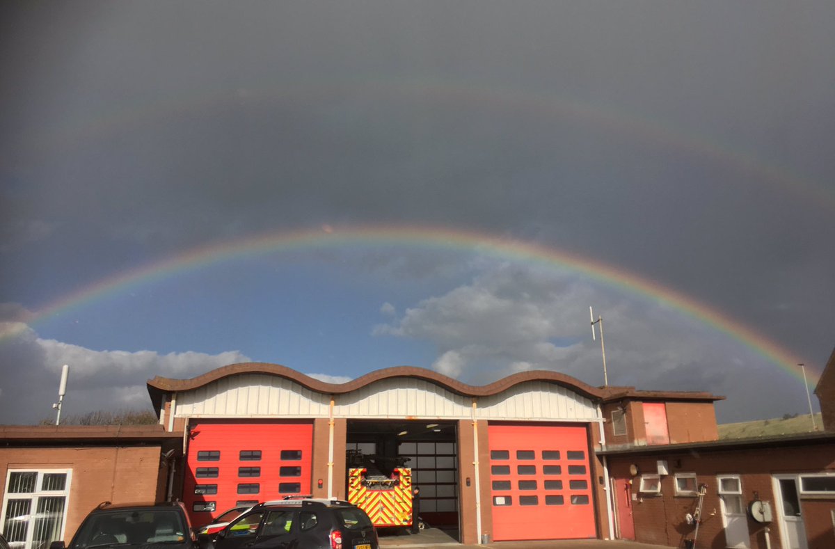 FireTrainingRaj's tweet image. Lucky with the weather today...another large group of #NHS #FireWardens received training. It was a lovely sunny morning during the live #FireExtinguisher #Training. Now it’s hammering down but with blue skies ahead, hopefully the sun will return for the weekend.
